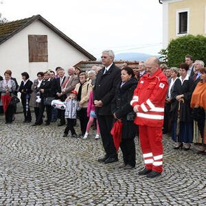 Segnung des neuen Rettungsautos für Tansania