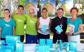 Packerlstand mit Bischof Manfred Scheuer