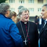 Lange Nacht der Kirchen | Bischof Manfred Scheuer auf dem Klostermarkt