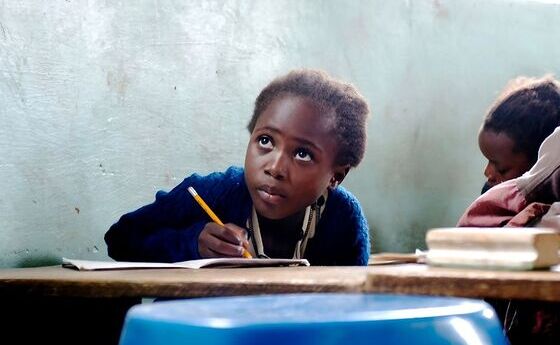 Zahlreiche Schul- und Ausbildungsprojekte geben Kindern von der Elfenbeinküste und aus Ghana die Chance auf ein besseres Leben. 